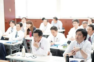 上級社員研修『夢志の巣塾』～成果発表会～
